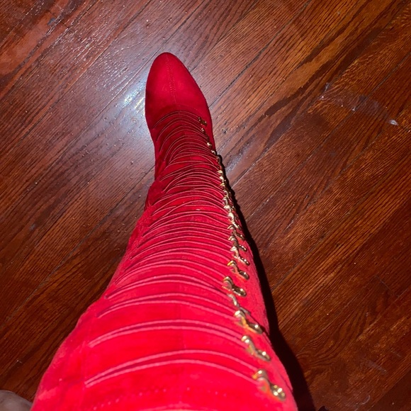 Journee - Picture 7 of 7